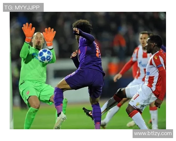 成都网球队耐力训练与欧冠足球的完美结合探讨 成都网球队耐力训练与欧冠足球的完美结合探讨